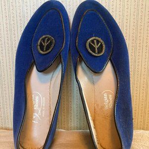 Belgium Loafers. Blue velvet. Peace sign embroidery.